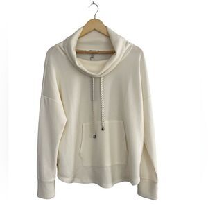 Cable & Gauge Whisper White Hoodie with Drawstring, front Kangaroo pocket